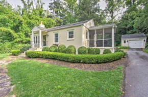 Le Canard Cottage with Porch 10 Mi to Asheville!